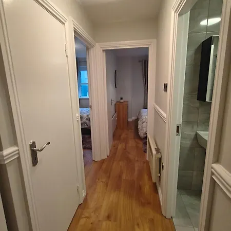 3 - Kirwan's Court Апартаменты *