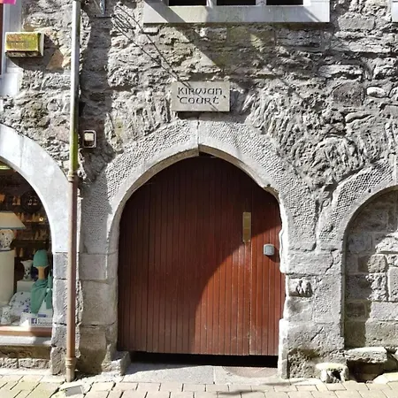 Apartment 3 - Kirwan's Court *