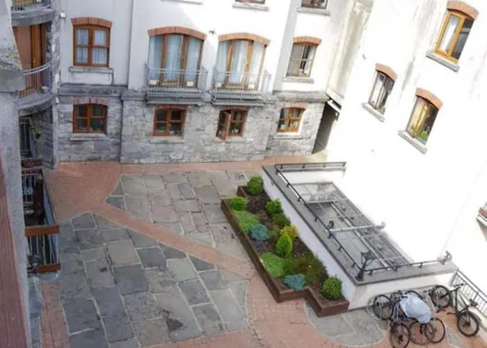 3 - Kirwan's Court *